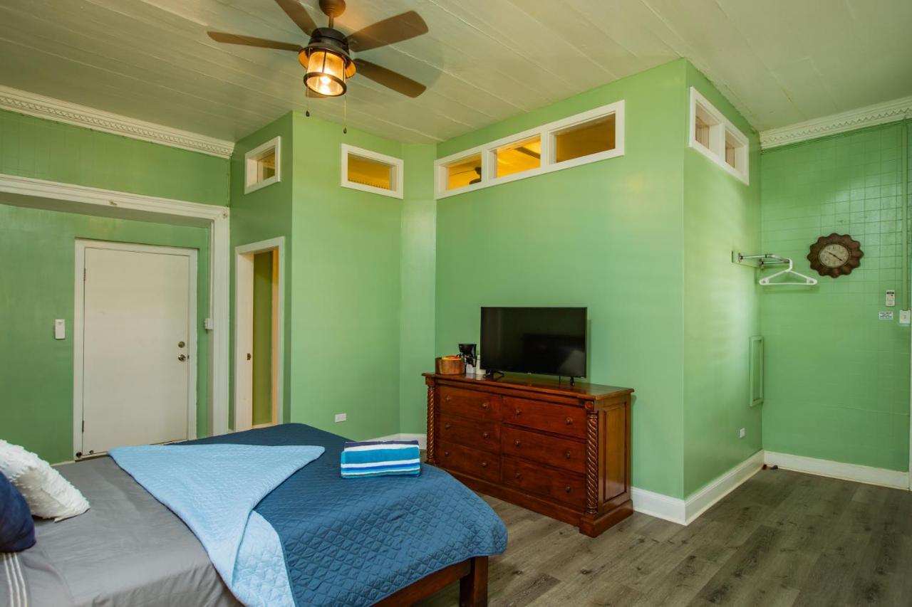 Victoria House Hotel Frederiksted Luaran gambar