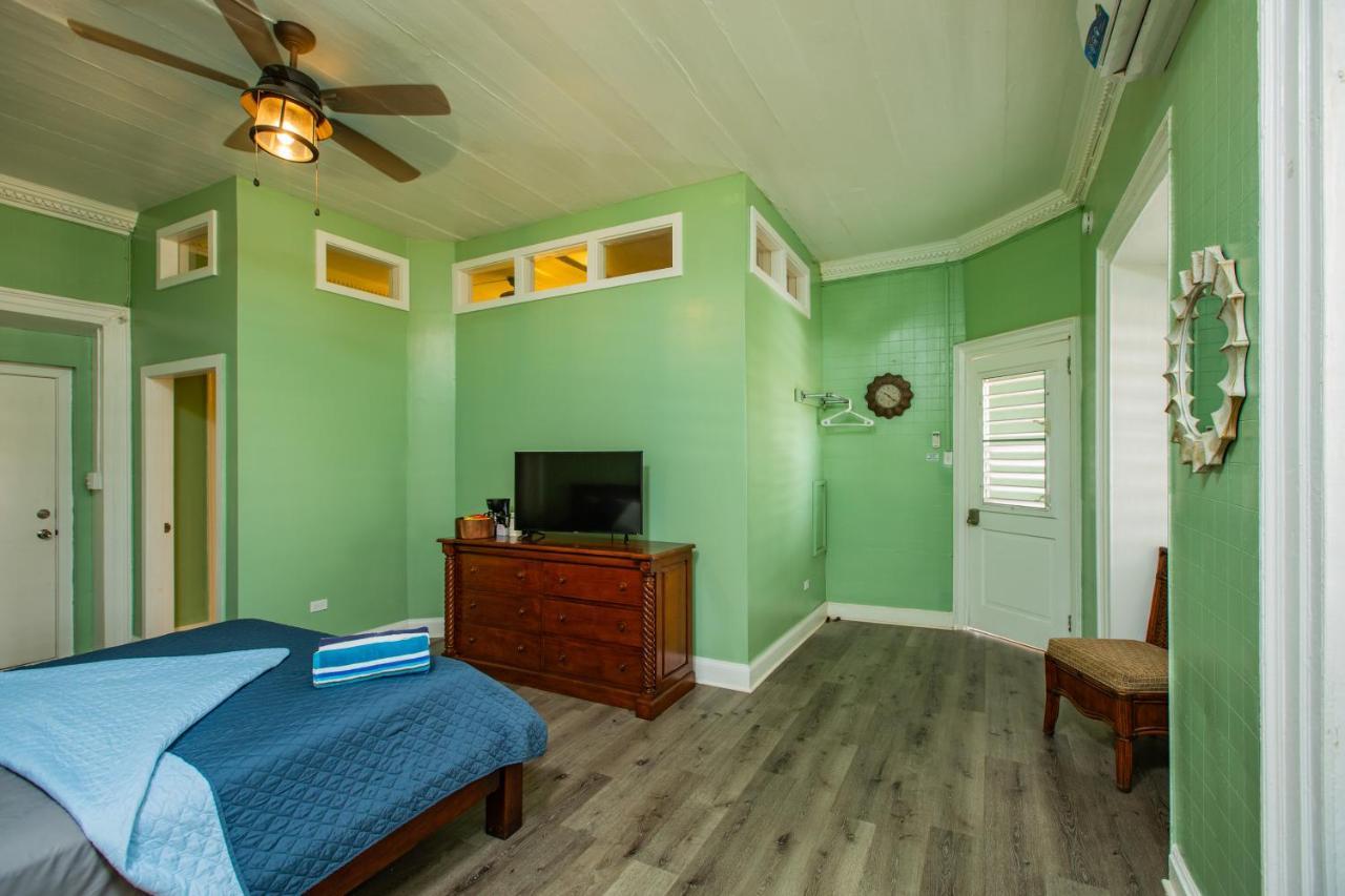 Victoria House Hotel Frederiksted Luaran gambar
