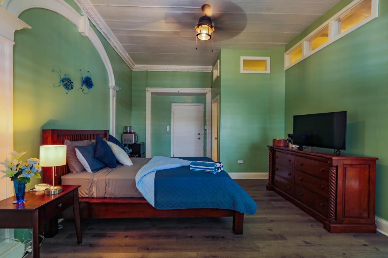 Victoria House Hotel Frederiksted Luaran gambar