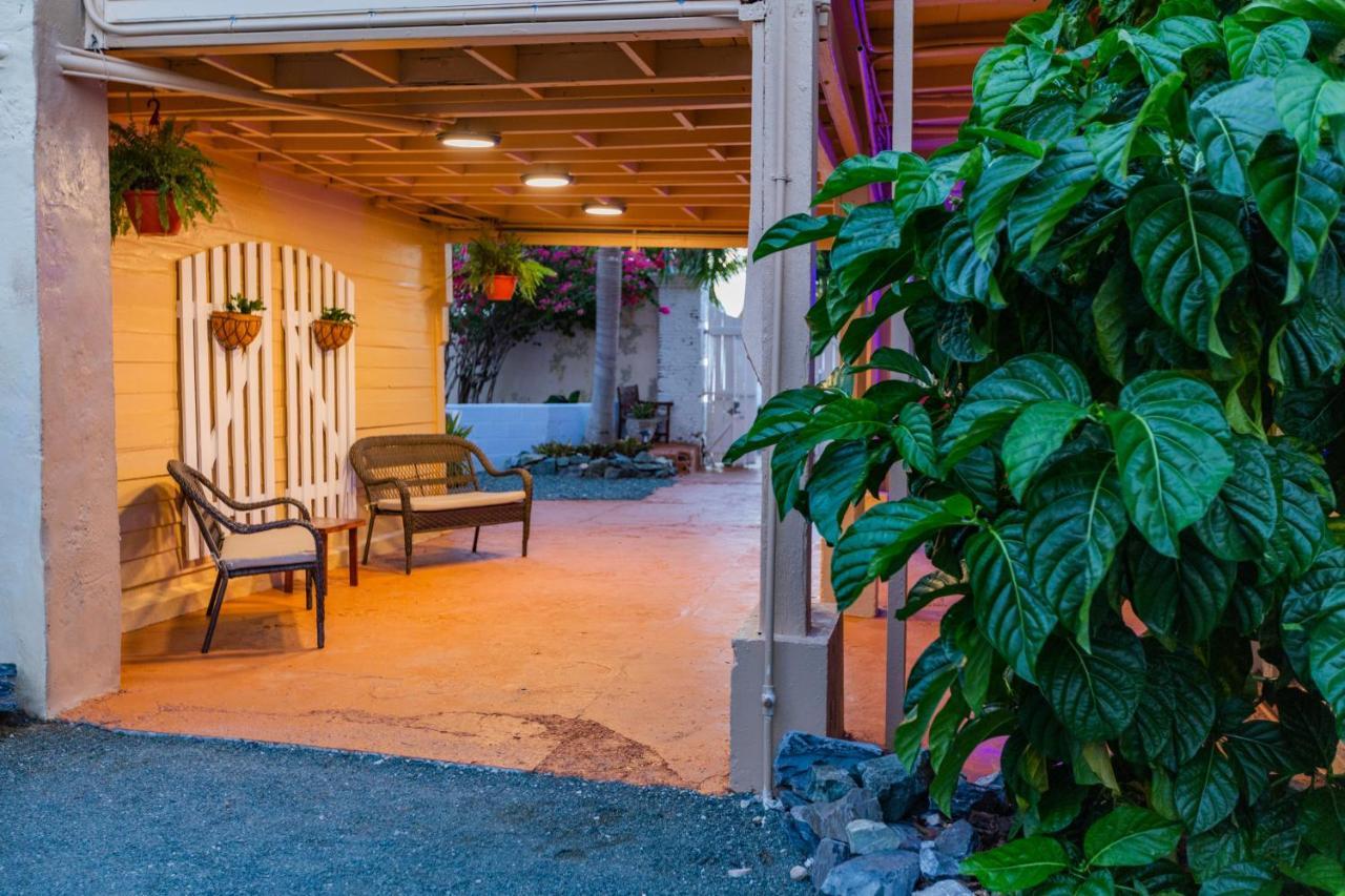 Victoria House Hotel Frederiksted Luaran gambar