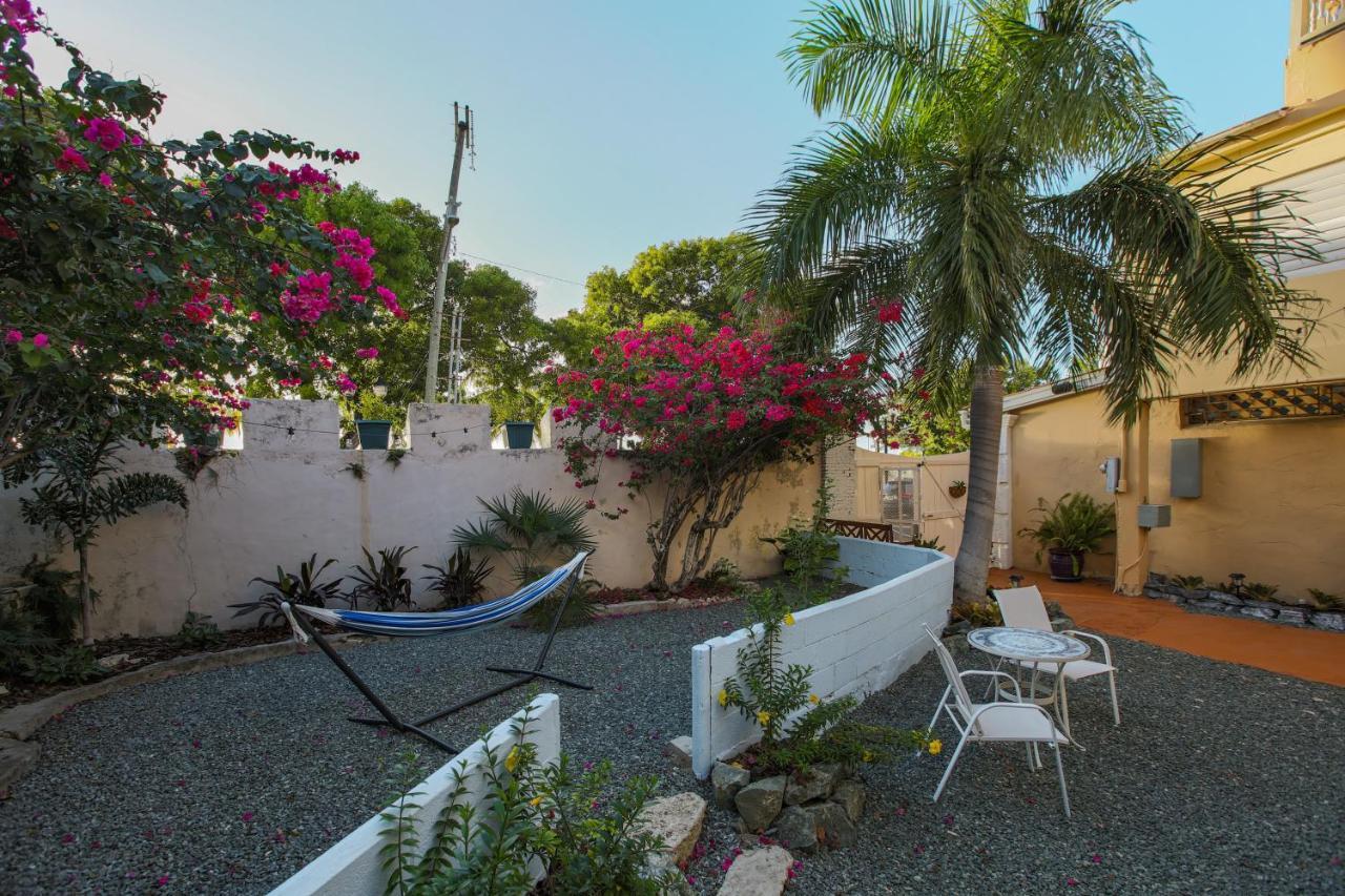 Victoria House Hotel Frederiksted Luaran gambar