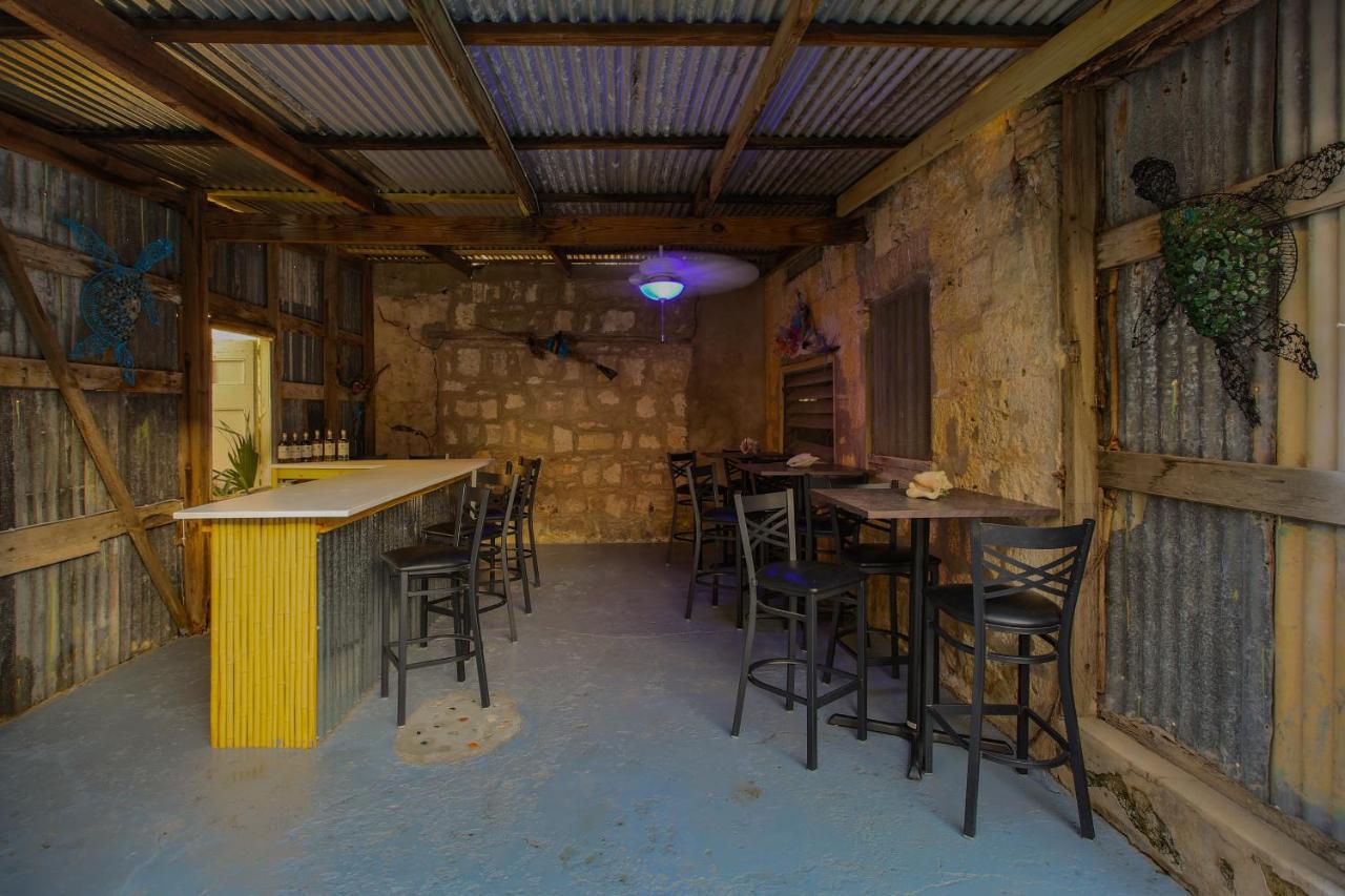 Victoria House Hotel Frederiksted Luaran gambar