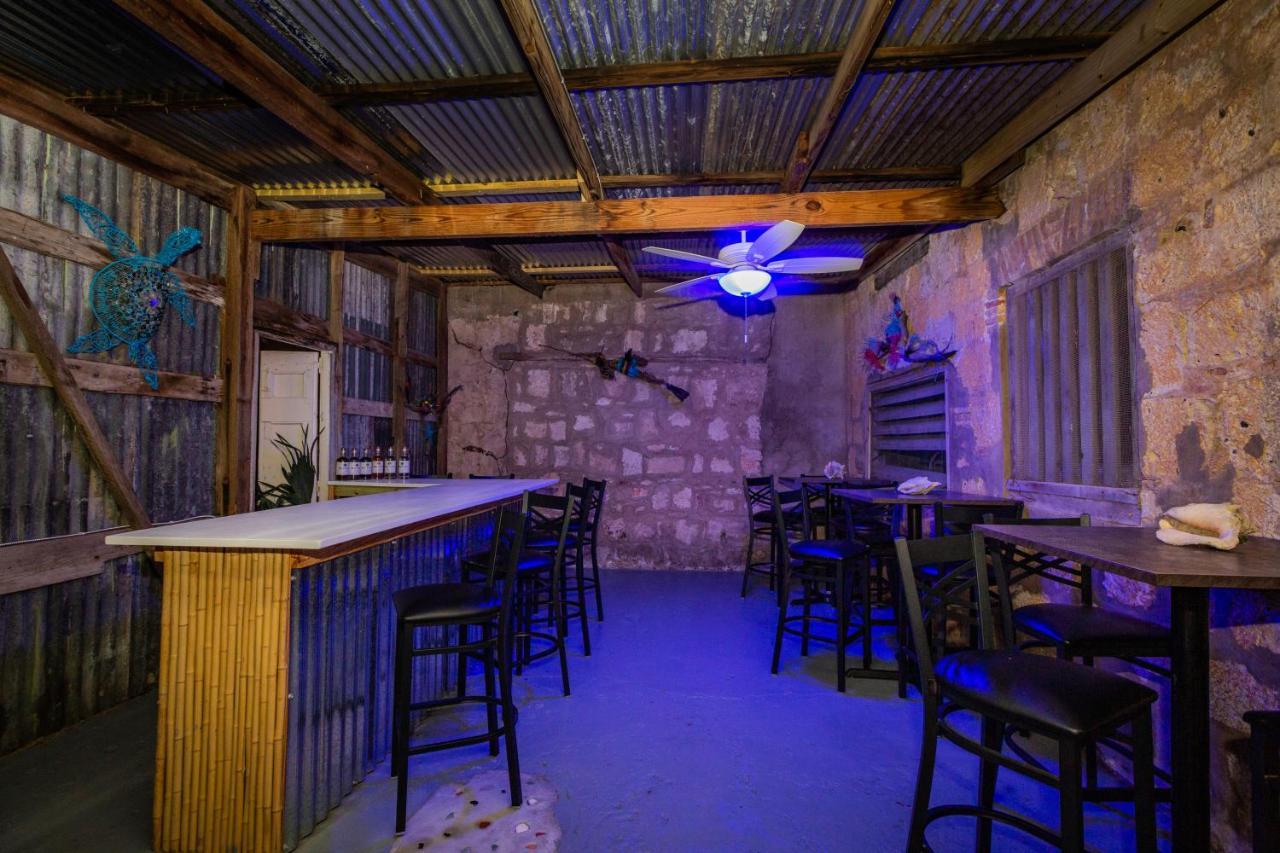 Victoria House Hotel Frederiksted Luaran gambar