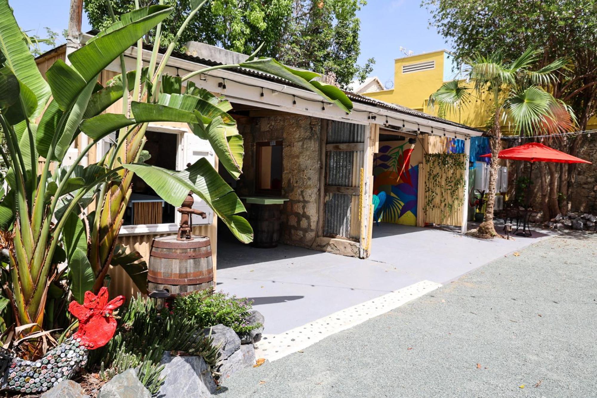 Victoria House Hotel Frederiksted Luaran gambar