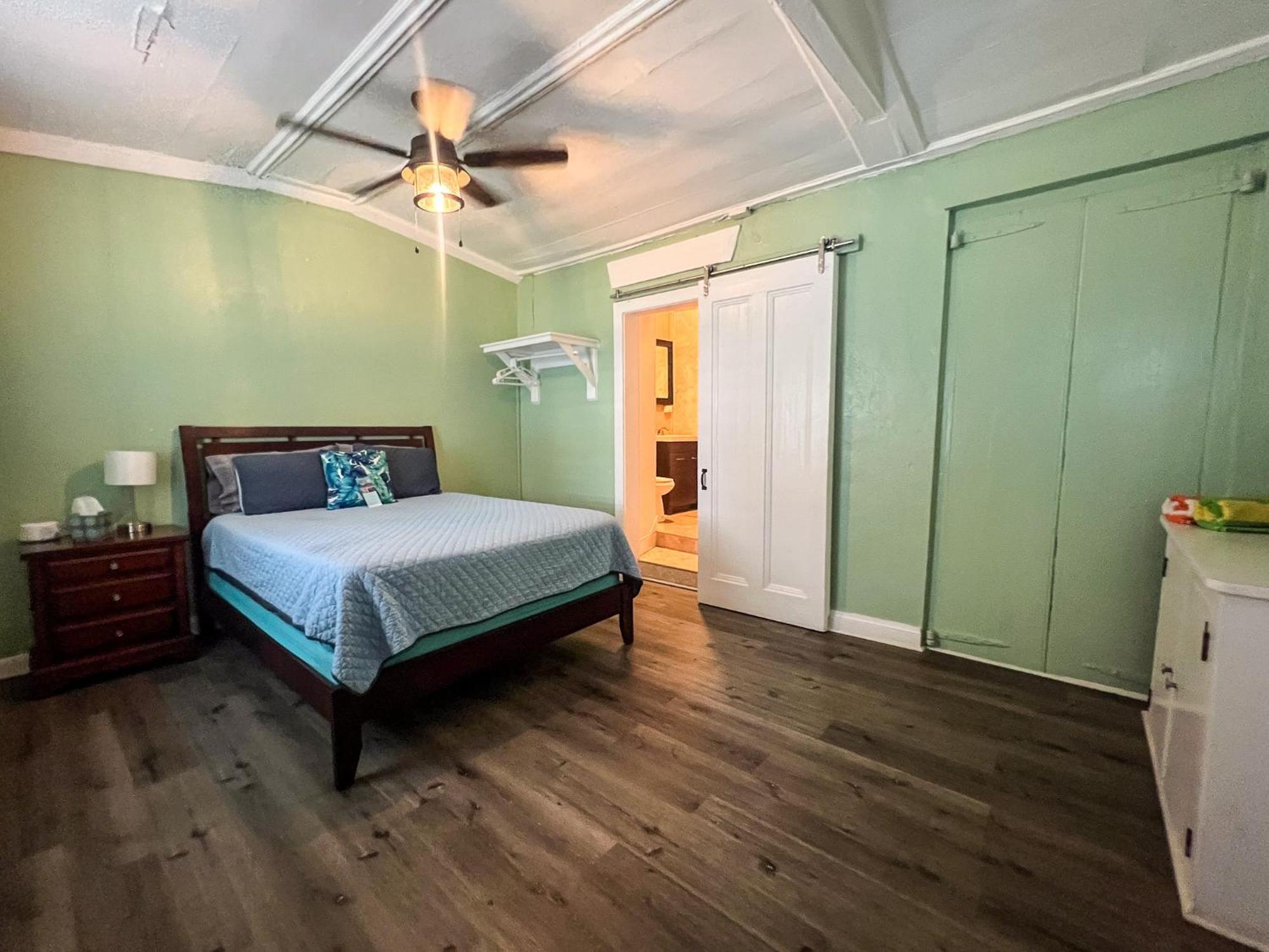 Victoria House Hotel Frederiksted Luaran gambar