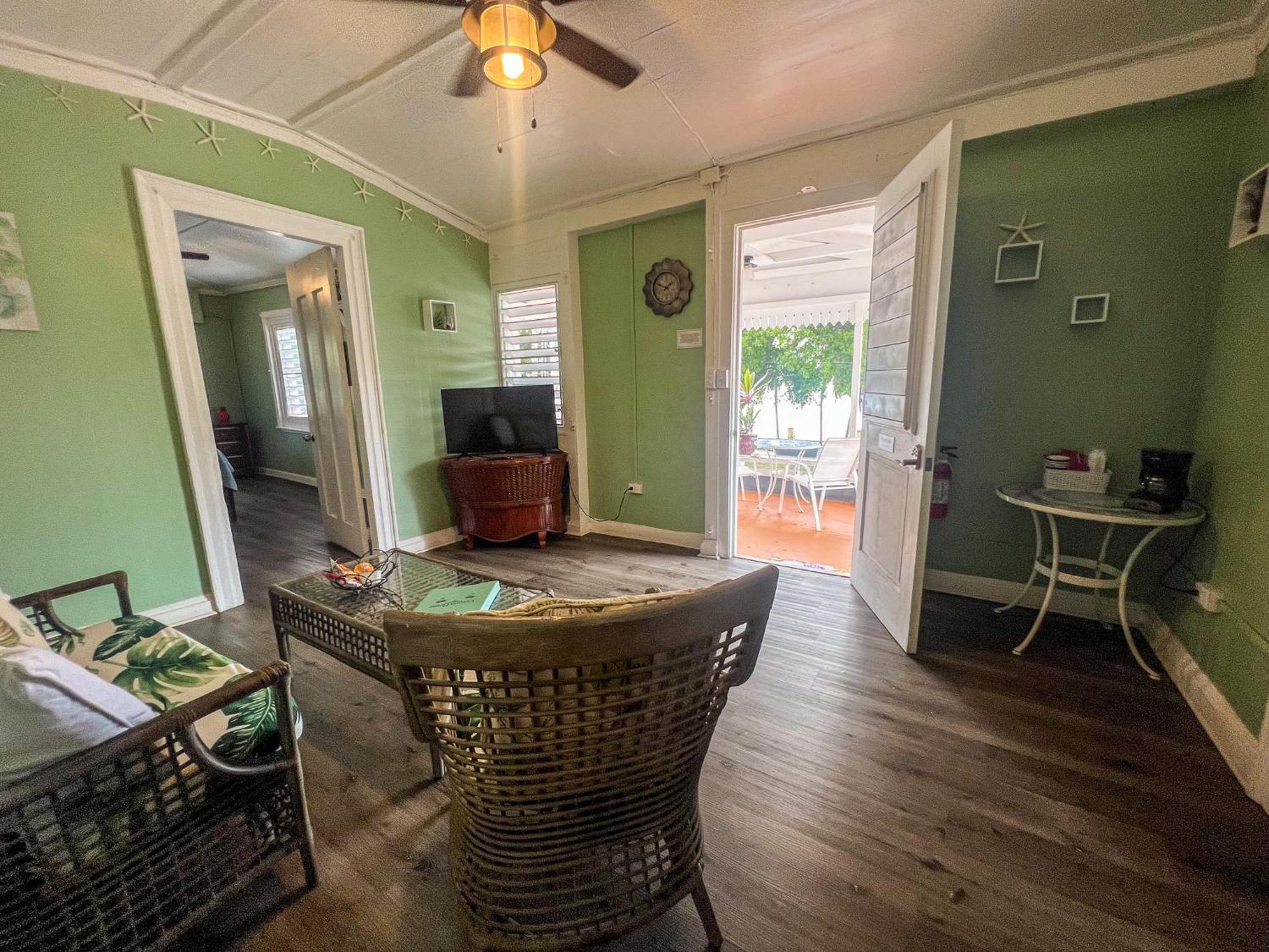 Victoria House Hotel Frederiksted Luaran gambar