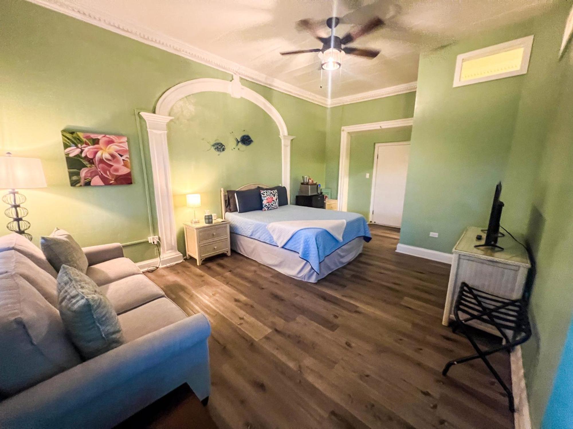 Victoria House Hotel Frederiksted Luaran gambar