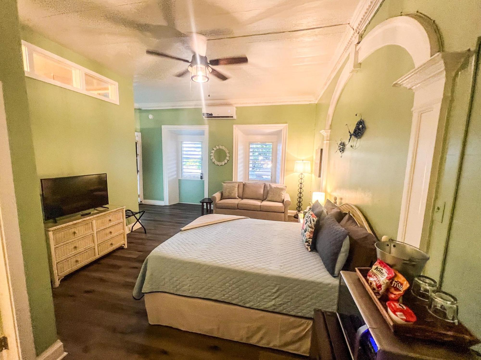 Victoria House Hotel Frederiksted Luaran gambar