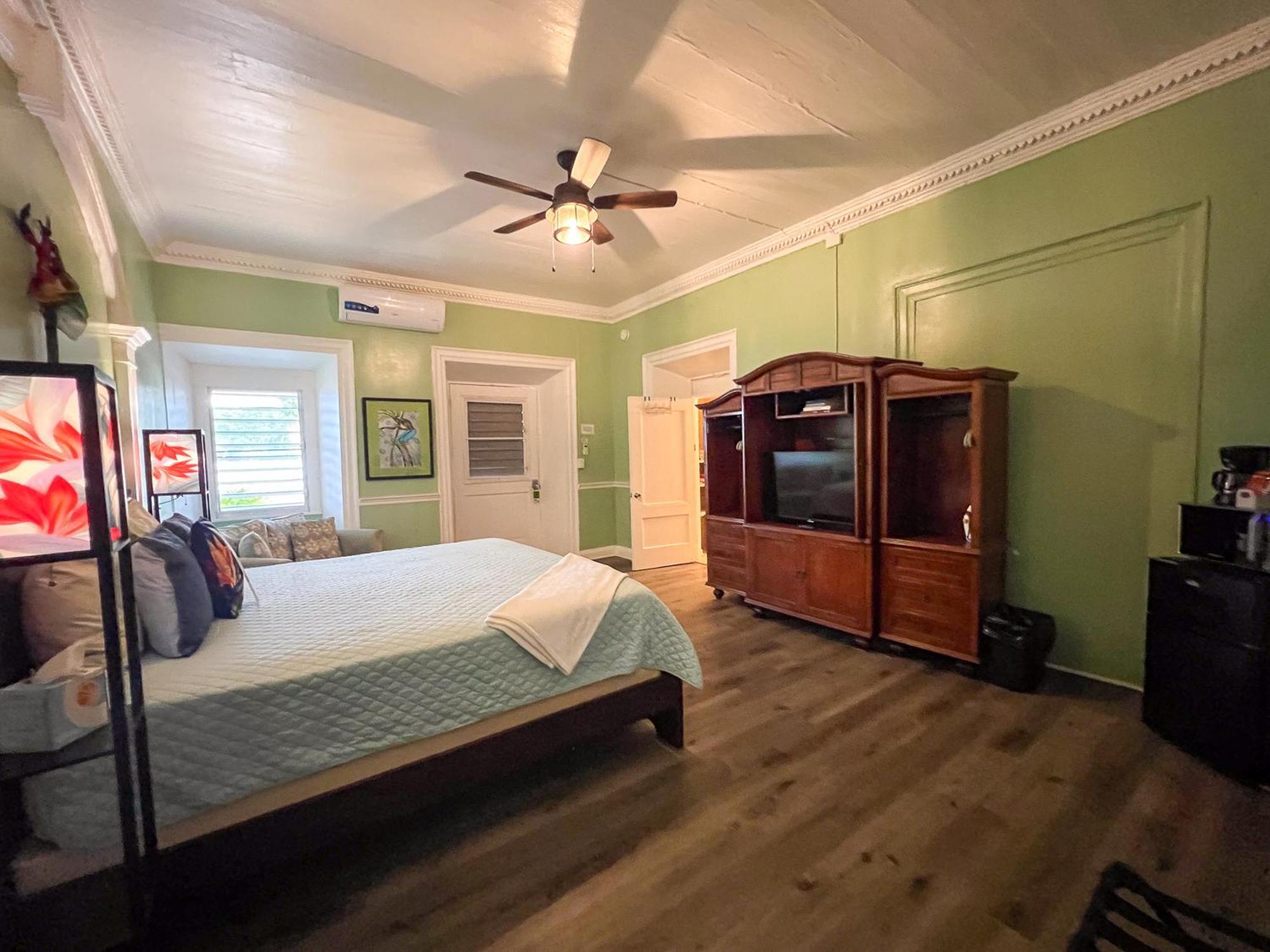 Victoria House Hotel Frederiksted Luaran gambar